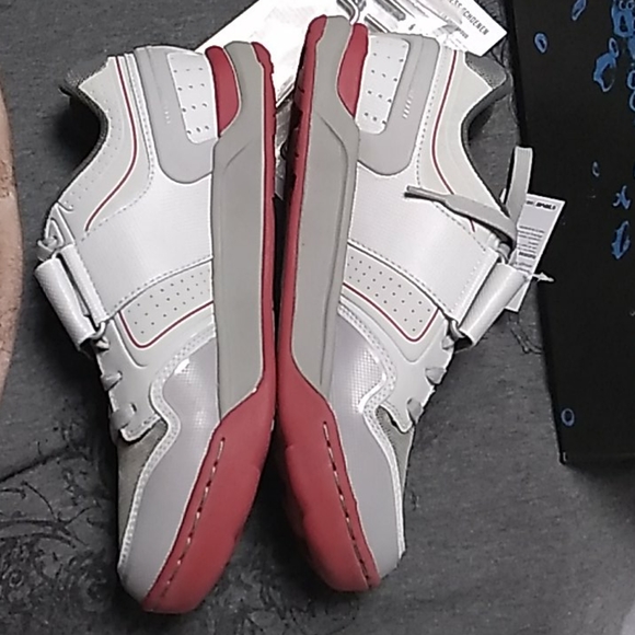 NIB Mens Teva light grey Mountain biking shoes s 8 - Picture 3 of 13